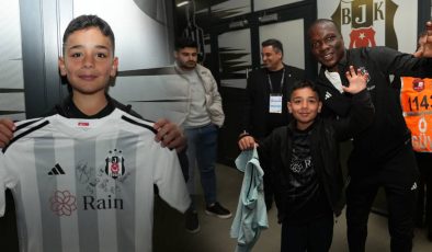 Emir’in hayali gerçek oldu: Aboubakar ile kavuştu