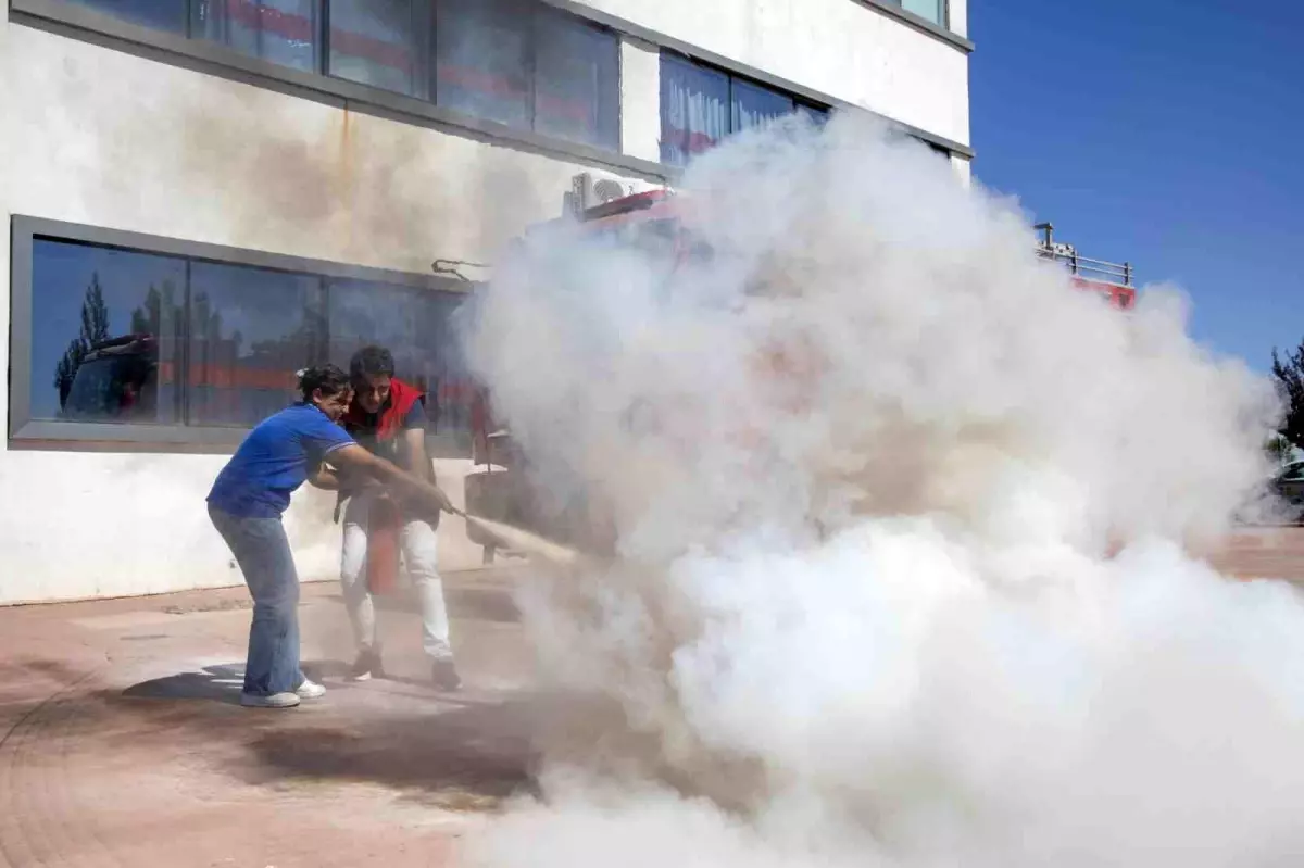 Diyarbakır’da Öğrencilere Yangınla Mücadele Eğitimi Verildi