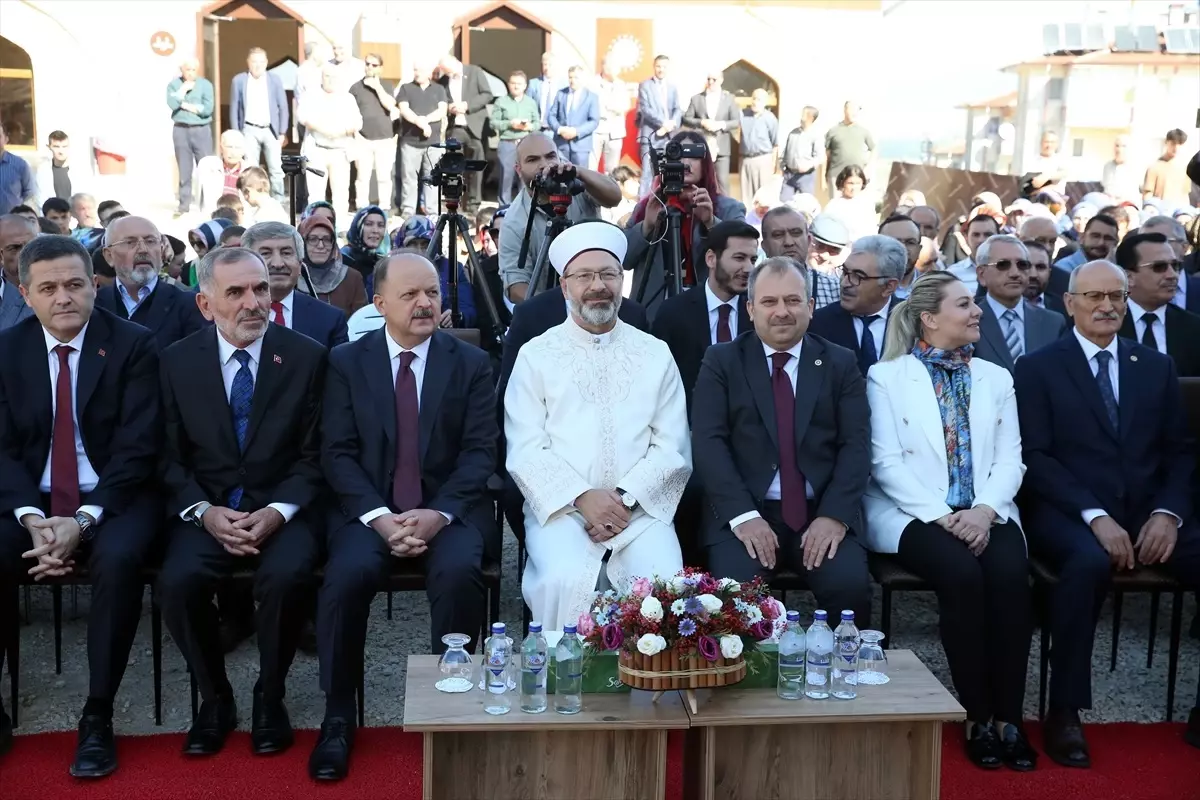 Erbaş: Medreseler Medeniyetin Temelidir