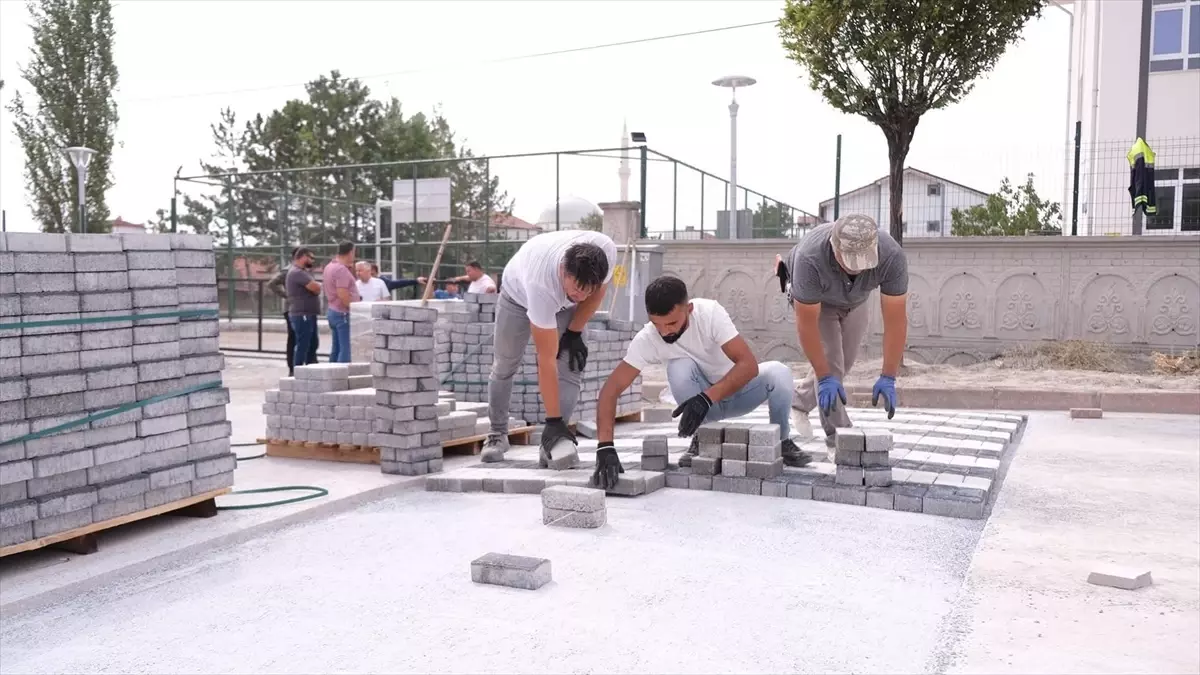 Sorgun’da Okul Yolları Yenileniyor