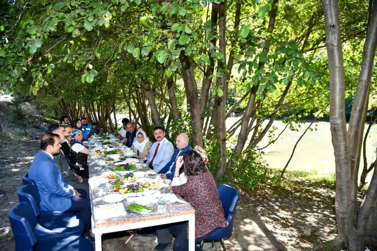 Tunceli’de Yaşlılara Özel Kahvaltı