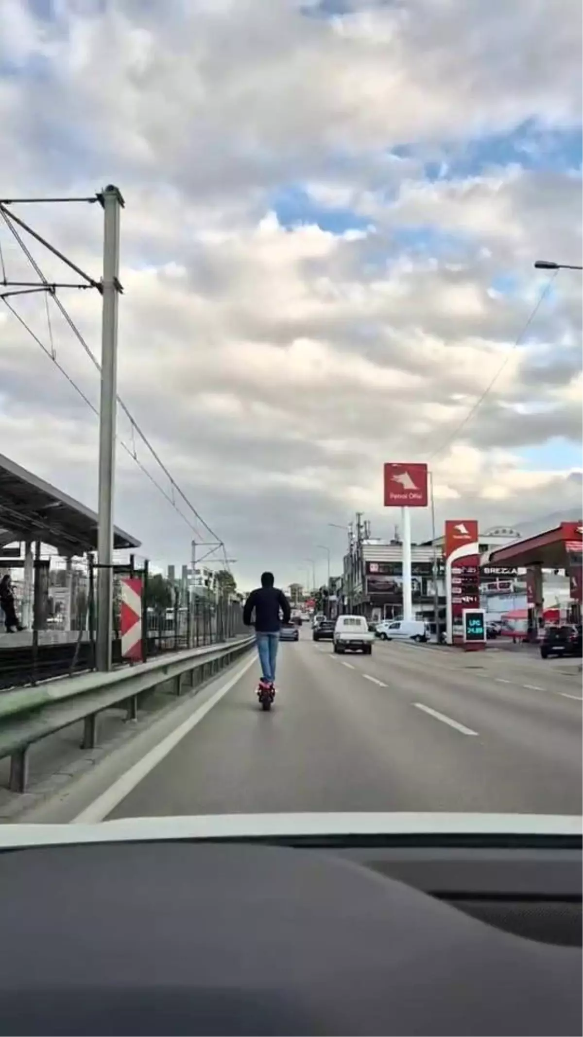 Bursa’da Tehlikeli Scooter Yolculuğu