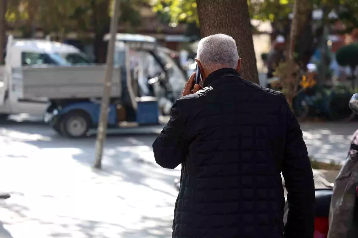 Yaşlıları Koruma Yolu: Dijital Okuryazarlık