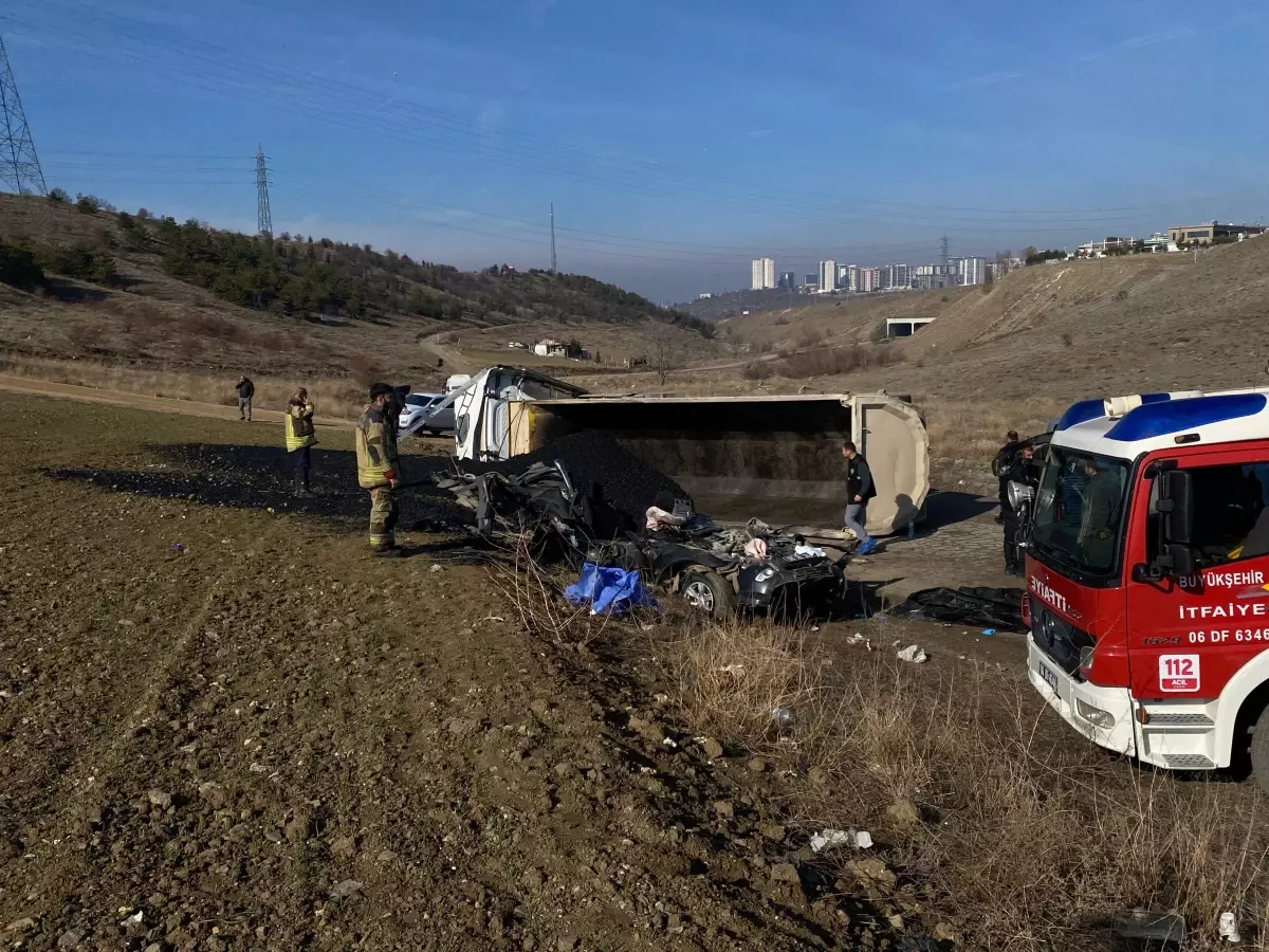 Ankara’da Zift Yüklü Kamyon Kazası: 3 Belediye Personeli Hayatını Kaybetti